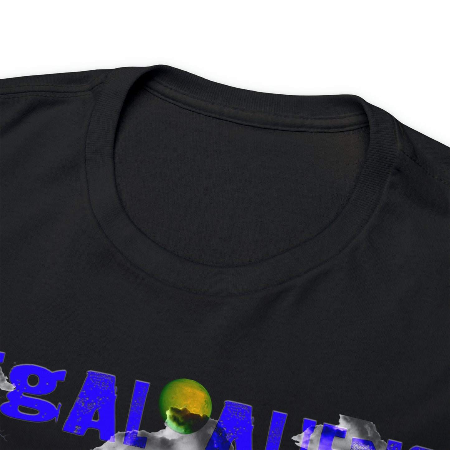 Vintage Sci-Fi Graphic Tee - Alien Invasion Streetwear Print (Bachi)