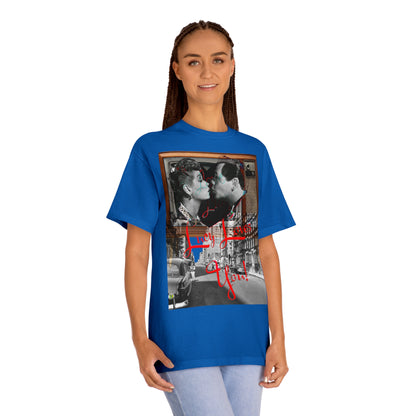 Vintage Sitcom Couple Graphic Tee - Retro TV Streetwear Print (Bachi)
