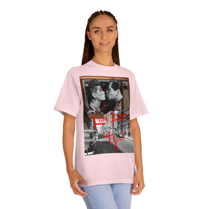 Vintage Sitcom Couple Graphic Tee - Retro TV Streetwear Print (Bachi)