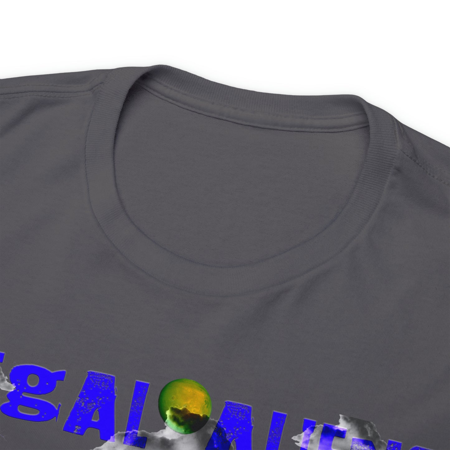 Vintage Sci-Fi Graphic Tee - Alien Invasion Streetwear Print (Bachi)