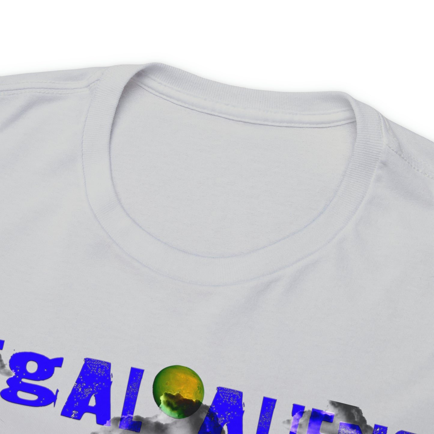 Vintage Sci-Fi Graphic Tee - Alien Invasion Streetwear Print (Bachi)