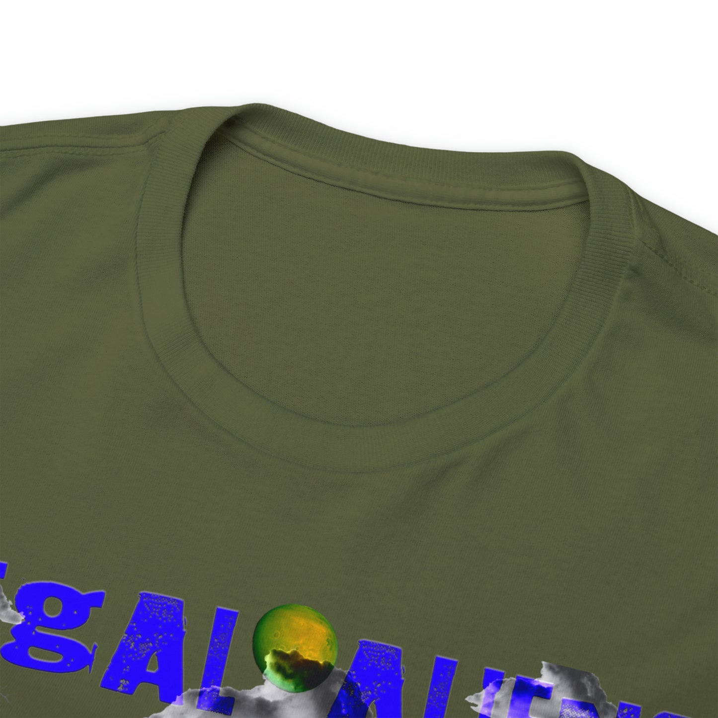 Vintage Sci-Fi Graphic Tee - Alien Invasion Streetwear Print (Bachi)