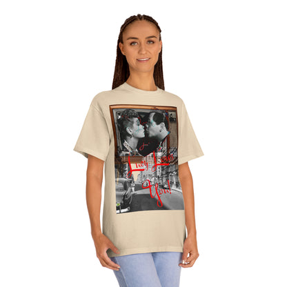 Vintage Sitcom Couple Graphic Tee - Retro TV Streetwear Print (Bachi)