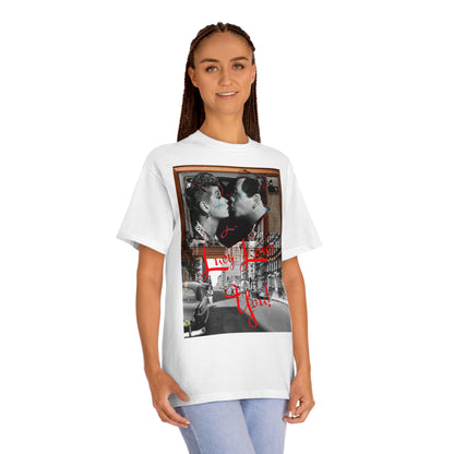 Vintage Sitcom Couple Graphic Tee - Retro TV Streetwear Print (Bachi)